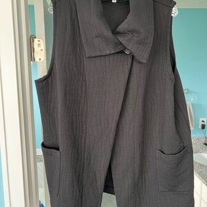 Black Sleeveless Women's Sweater Vest